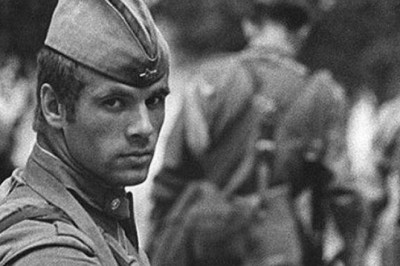 Как сложилась судьба советского солдата, чья фотография в 1976 году облетела весь мир