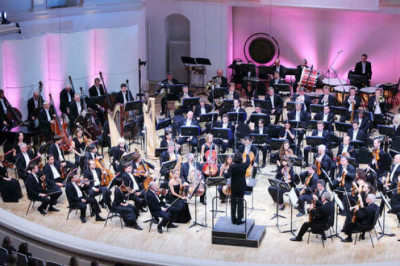 Как рассаживают музыкантов оркестра и что означают жесты дирижера