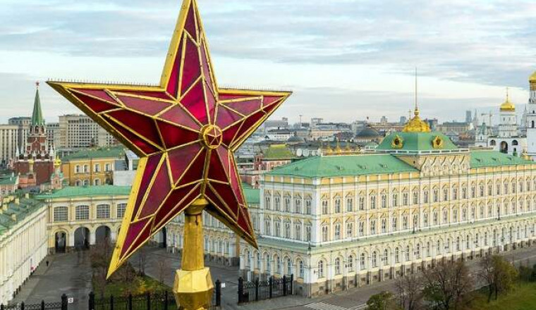 Как на башнях Московского Кремля появилась пятиконечная звезда вместо двуглавого орла