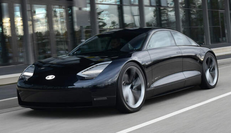 8 интересных автомобильных новинок, которые выйдут в 2023 году