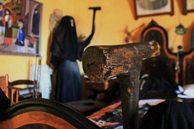 Жрицы смерти с острова Сардиния: аккабадоры проводили эвтаназию народными средствами — ударом деревянного молотка по затылку или удушая больного ногами