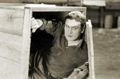 Как люди ради свободы, наживы и славы отправляли себя по почте