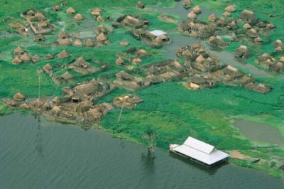 Как живут нуэры, дома которых стоят посреди самого большого болота Африки