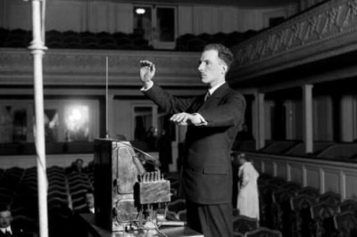 Почему терменвокс Льва Термена самый фантастический музыкальный инструмент