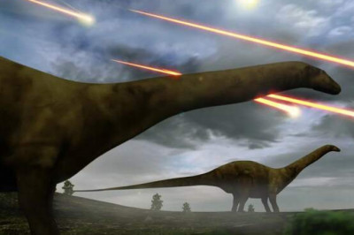 Есть ли связь с вымиранием динозавров и падением астероида