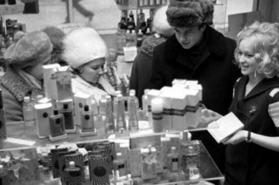 Чем пахла Страна Советов: первые послереволюционные парфюмы, триумф «Красной Москвы» и история «Тройного»