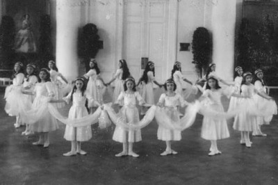 Как праздновали Рождество и Новый год в Институтах благородных девиц