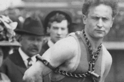 Великий Гарри Гудини выжил в череде безумных трюков, а умер от простого удара в живот