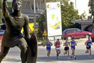 Почему скончался добежавший до Афин античный гонец Фидиппид, если марафон преодолевают многие спортсмены