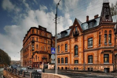 Дом Шретера на набережной Мойки: какие тайны хранит «масонский особняк» в Питере и что означают секретные символы на его фасаде