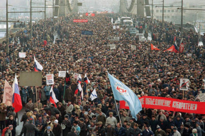 Долой КПСС: самый большой протестный митинг в истории СССР в фотографих