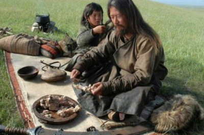 Чем монгольское войско питалось в походе, если у них якобы не было ничего, кроме коней