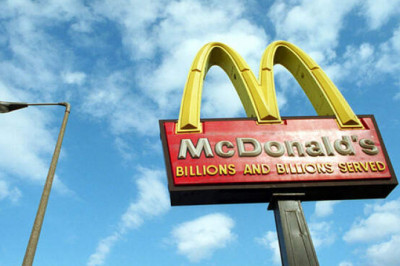 Ресторан со скелетами: что показывают в McDonald's на археологических экскурсиях, которые совместили с едой