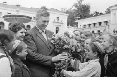 Почему в Советском Союзе по-стахановски похали все, кроме самого Стаханова
