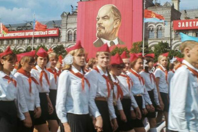 Фарцовка, дефицит и диссидент: 17 главных слов о Советском Союзе