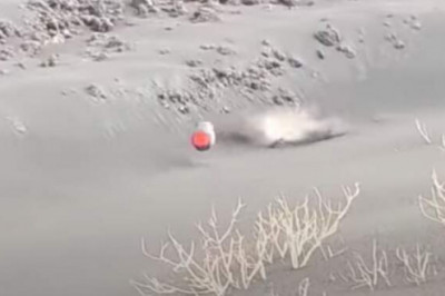 Лавовая бомба мчится вниз по склону вулкана Кумбре-Вьеха